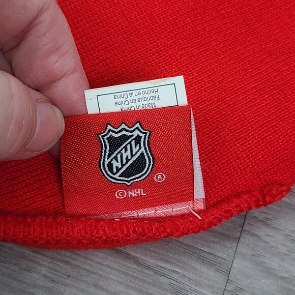 Chicago Blackhawks Reebok Cuffless Knit Beanie Hat Red NHL NWT - Picture 5 of 6
